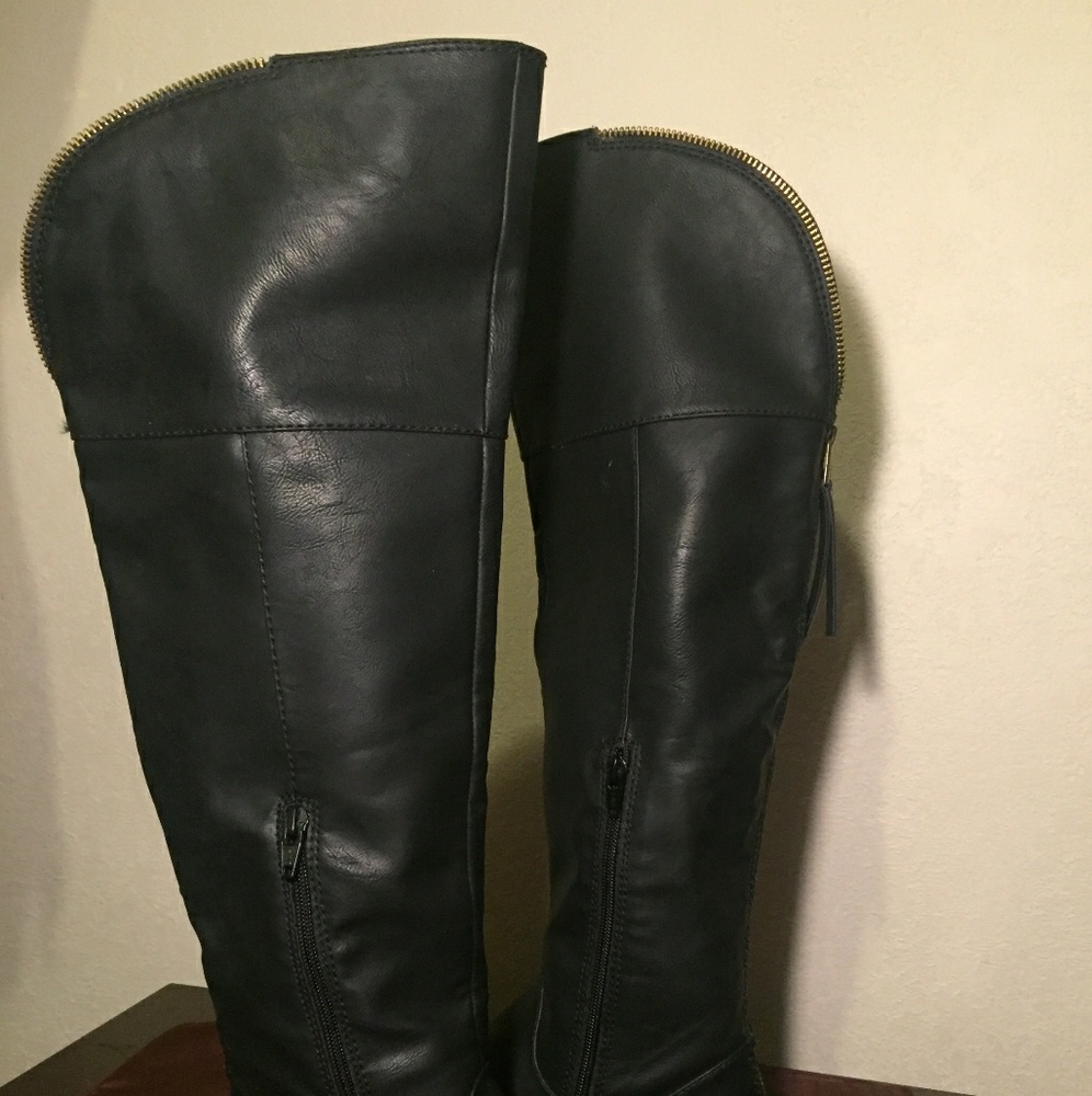 Shoes - Picture 2 of 2